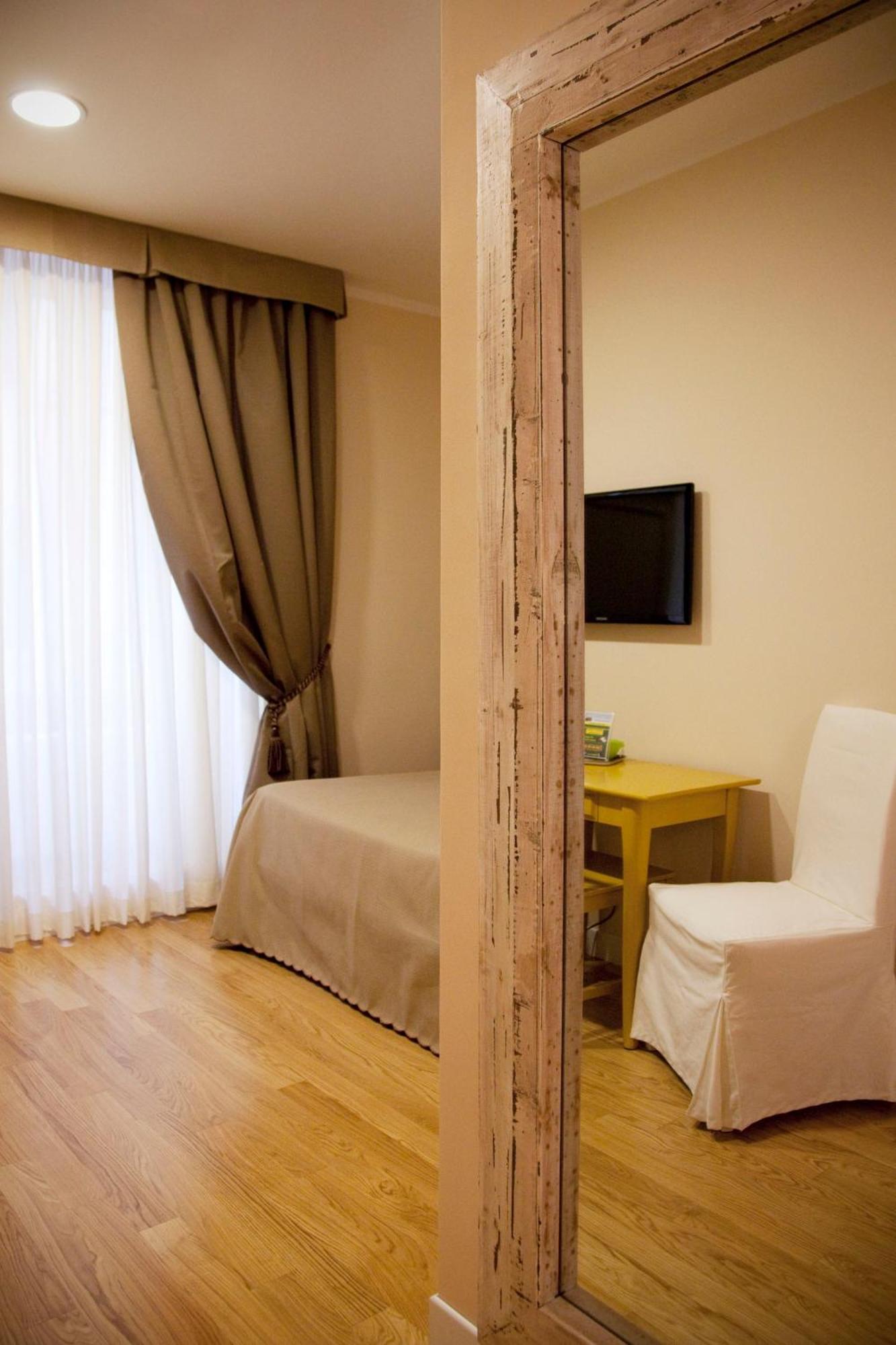 Residenza Dei Gracchi Hotel Rome Exterior photo