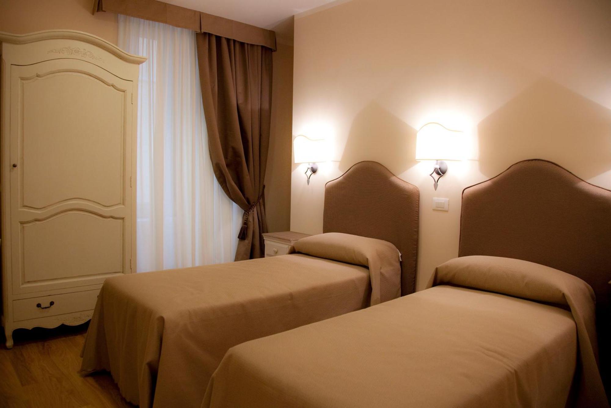 Residenza Dei Gracchi Hotel Rome Exterior photo